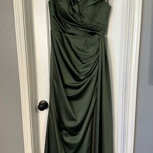 Elegant Green Evening Gown